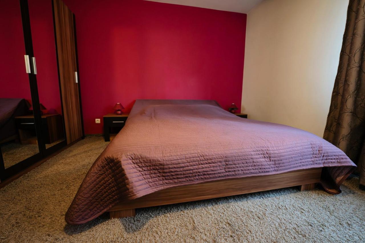 Quiet 3-Room Apt - 2 Parking Spaces - 5 Min Bus Floreşti Esterno foto