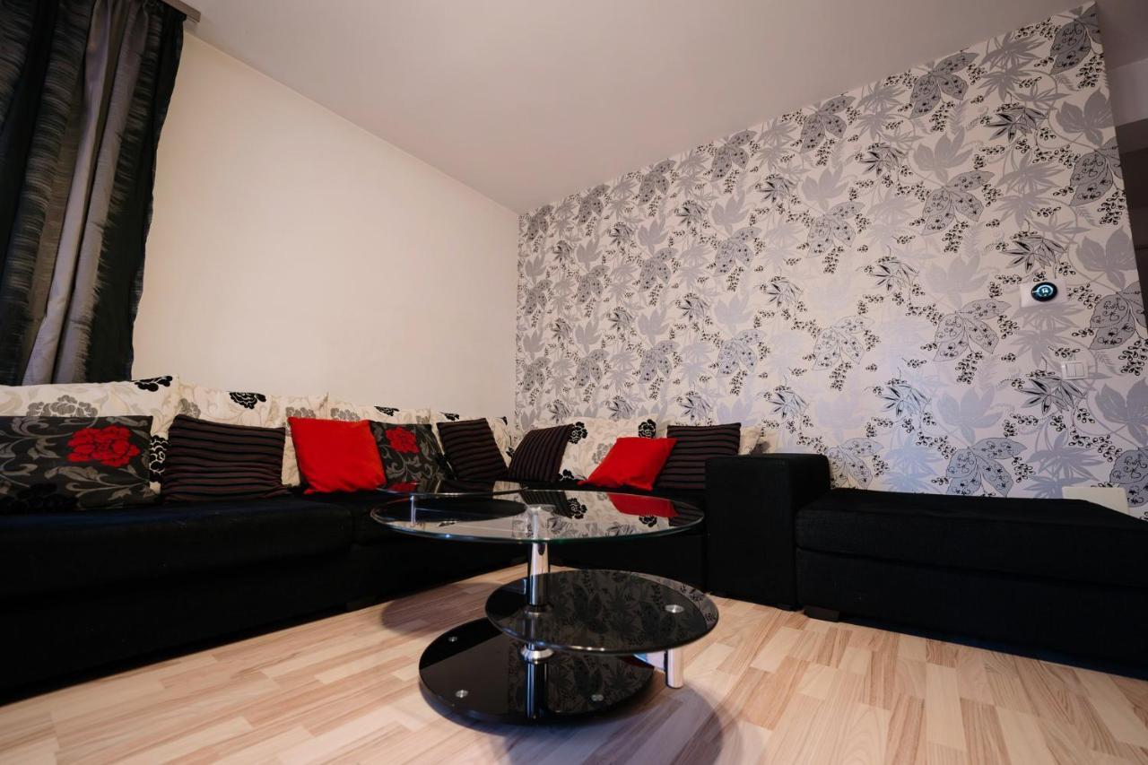 Quiet 3-Room Apt - 2 Parking Spaces - 5 Min Bus Floreşti Esterno foto