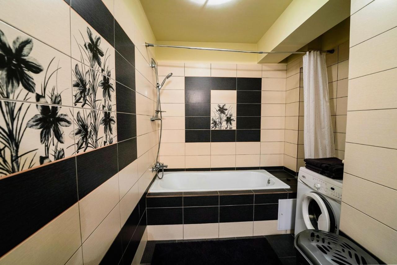 Quiet 3-Room Apt - 2 Parking Spaces - 5 Min Bus Floreşti Esterno foto