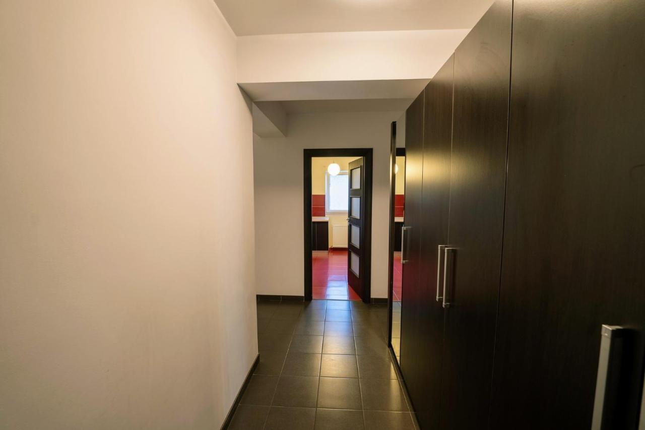 Quiet 3-Room Apt - 2 Parking Spaces - 5 Min Bus Floreşti Esterno foto